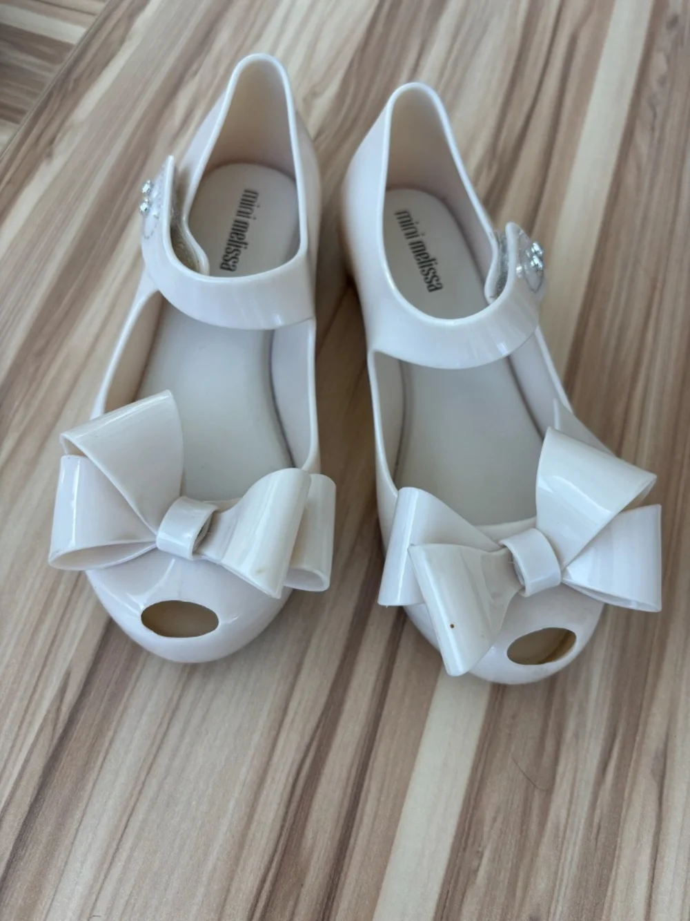 Mini Melissa Kids, Girls Ultragirl Classy Beige Size 11 shoes - Picture 4 of 7